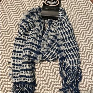 🌟 Blue and White Scarf